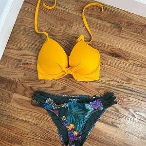 Women’s shad and shore bikini size 36DD top and large bottom